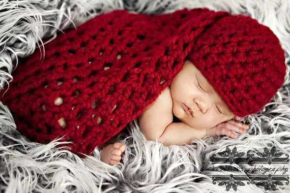 Cranberry Red Hat And Newborn Bowl Set