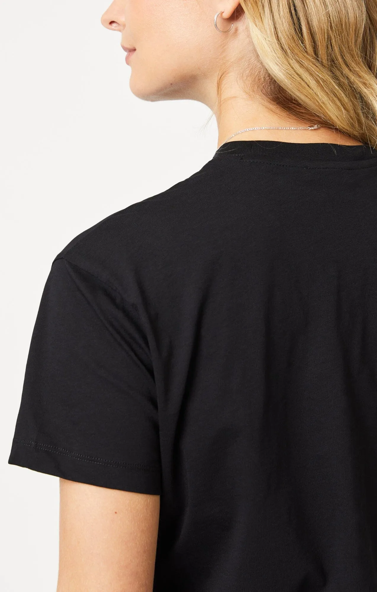 CREW NECK T-SHIRT IN BLACK