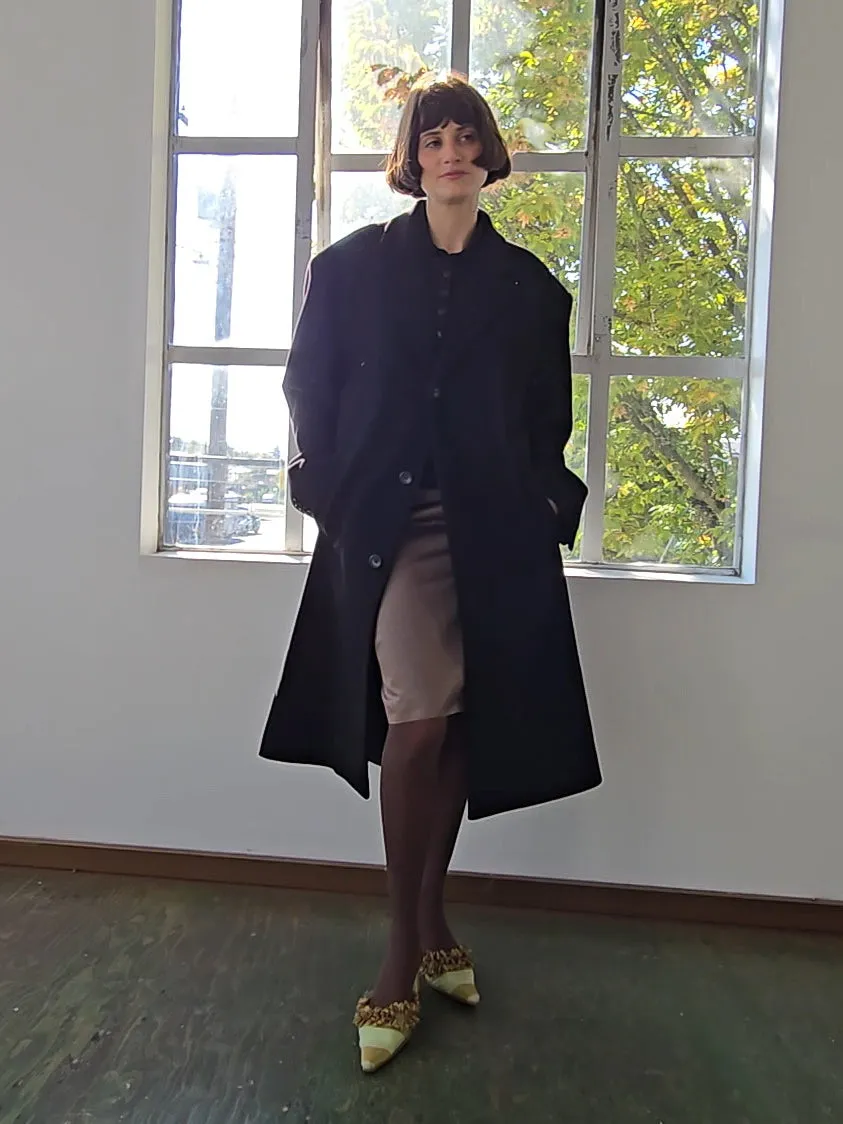 Essential Single Breasted Black Overcoat (L)