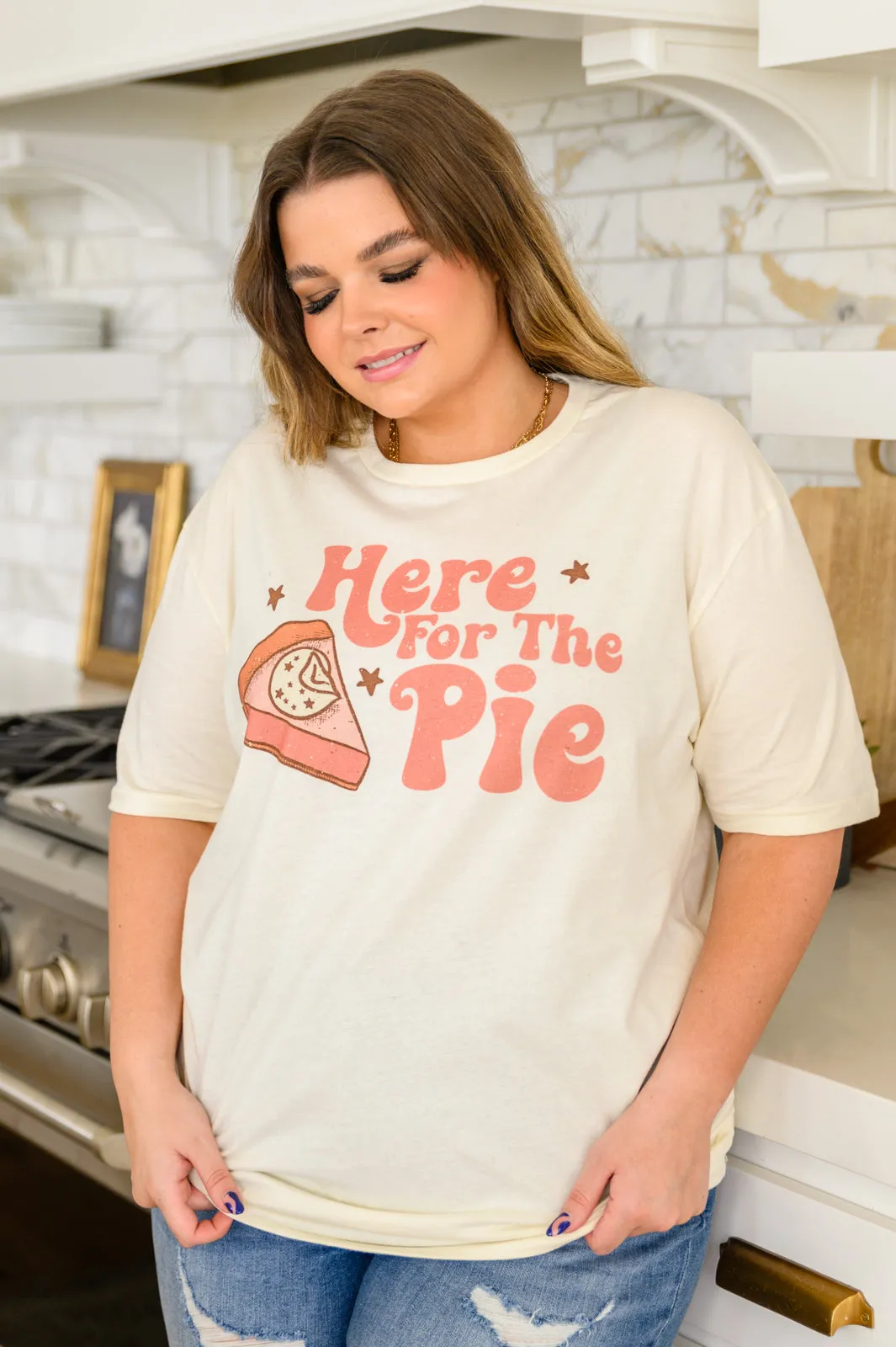 Here For The Pie Graphic T-Shirt In Cream