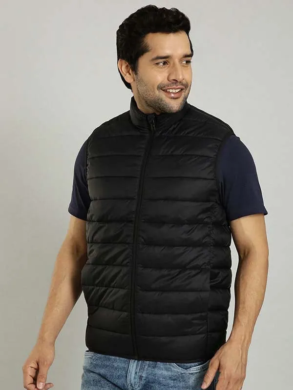 Men Solid Sleeveless Gilet Jacket