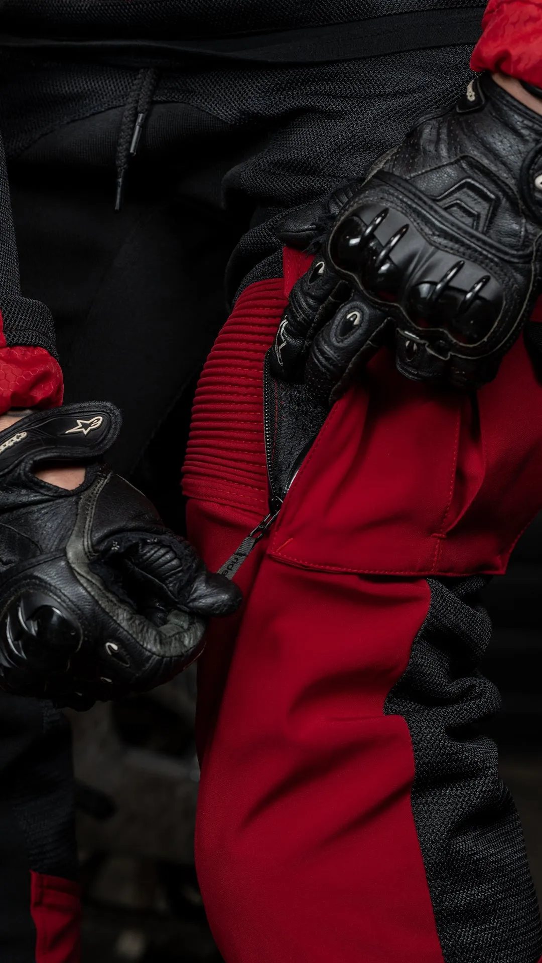 Unit 16™ V2.Flow™ Mesh Armoured Cargo Joggers {Red}